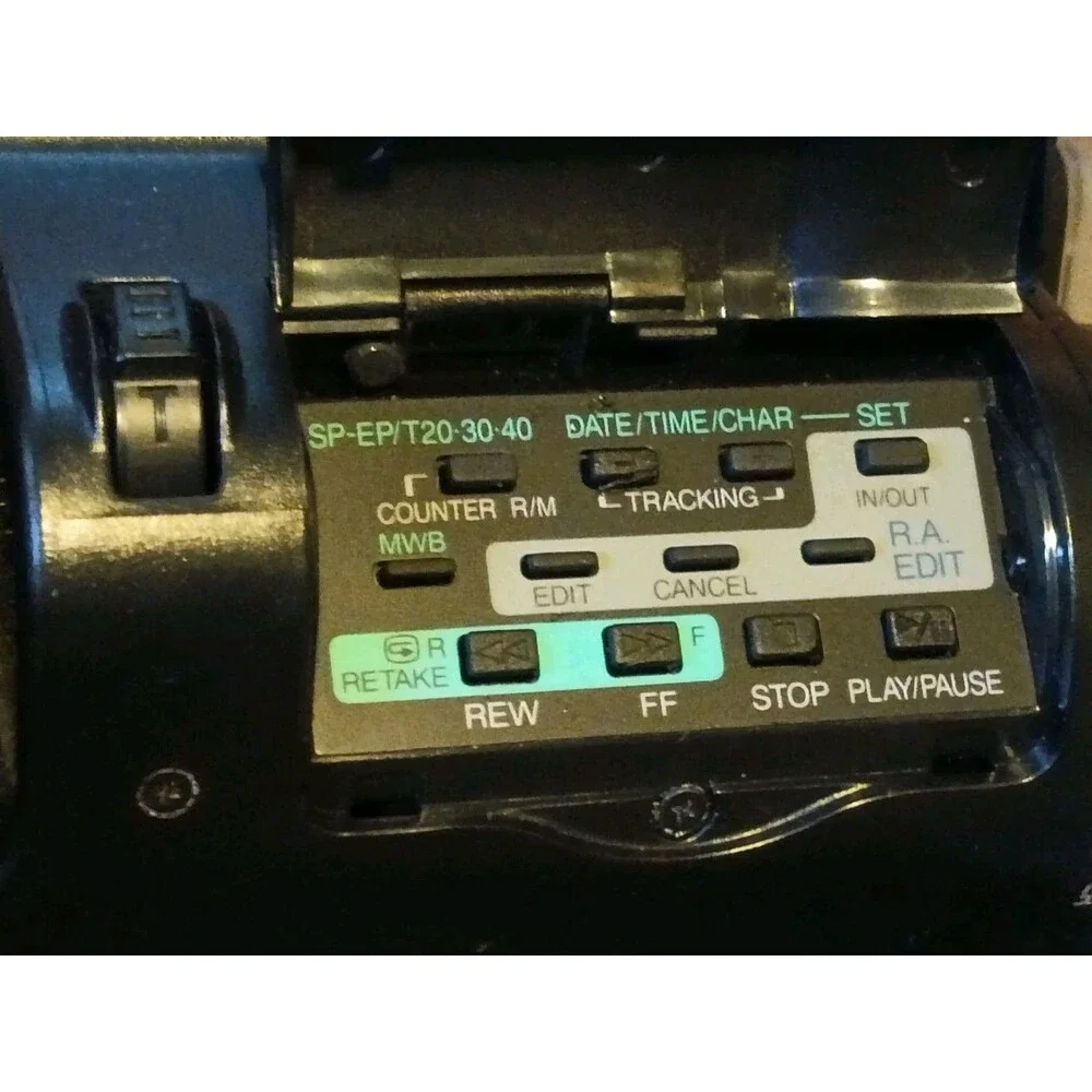 JVC GR-AX700U Camcorder Lot (1995)